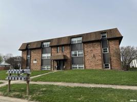 featured image of 3101 Twin Lakes Dr #8