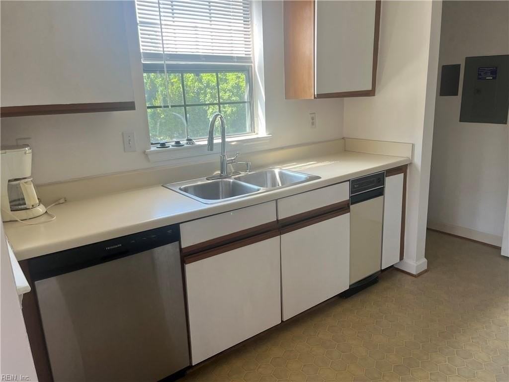 403 Harbour Pt #204 - Photo 6 of 23