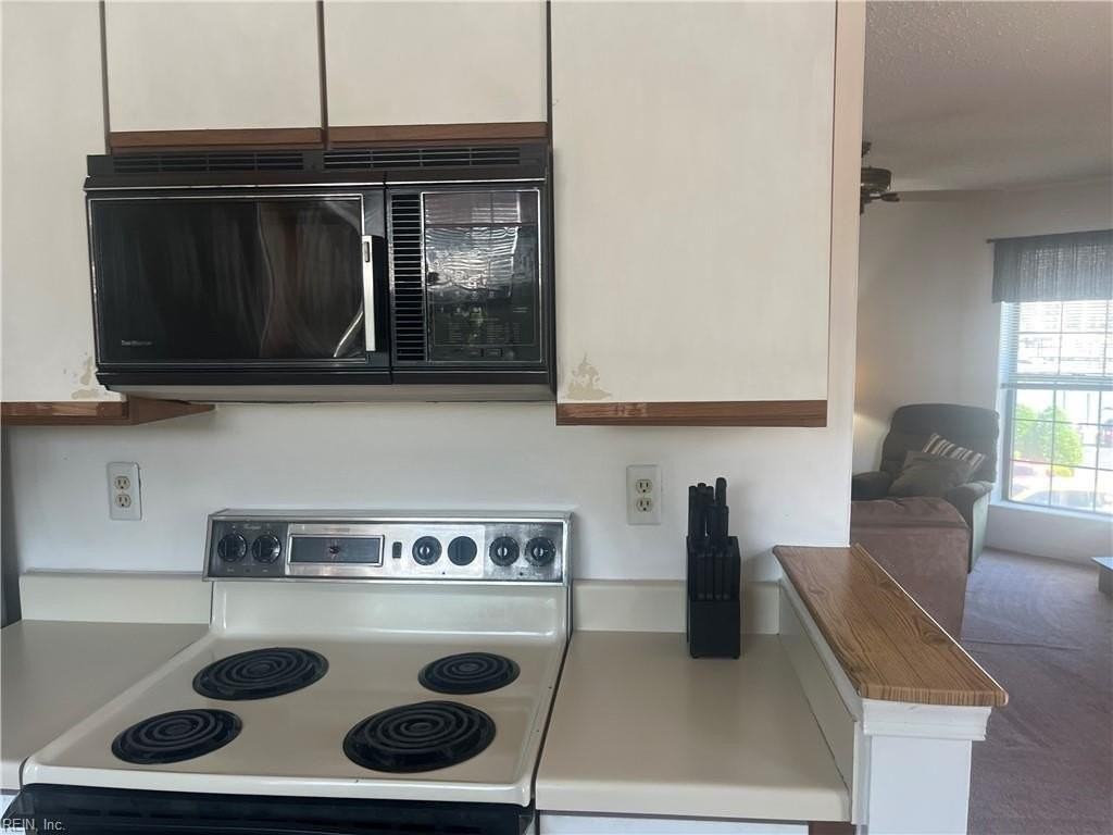 403 Harbour Pt #204 - Photo 7 of 23