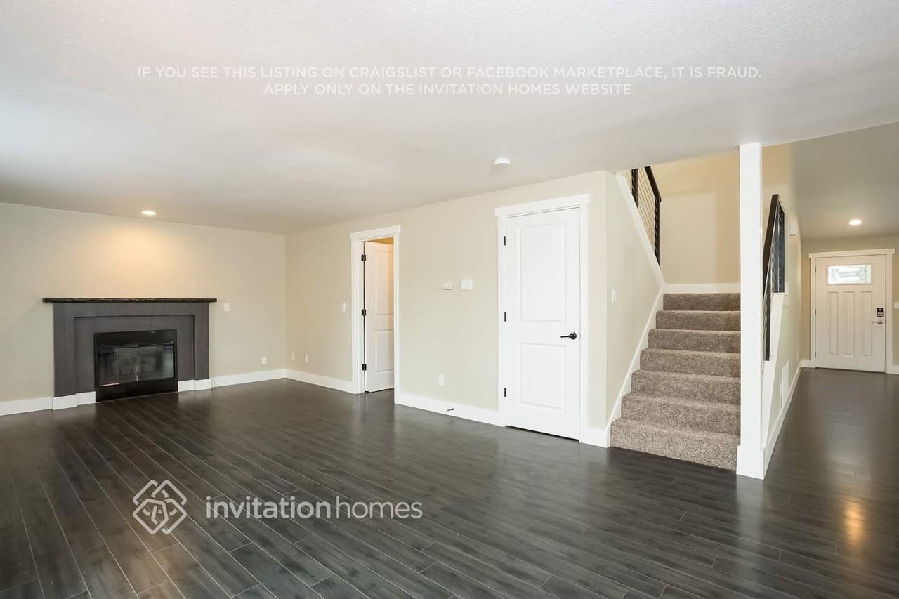 7530 54th Pl Ne - Photo 3 of 21