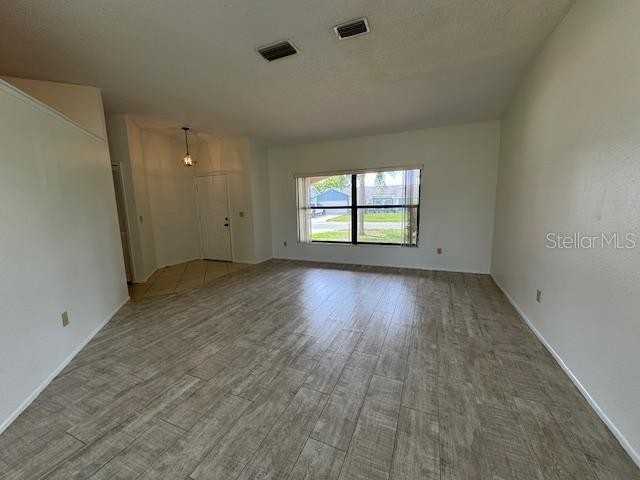 5137 Deer Creek Dr - Photo 3 of 24