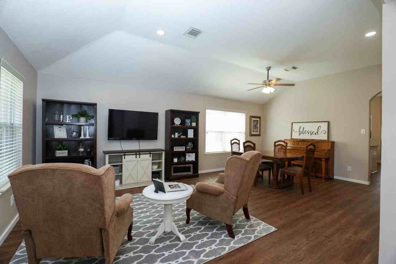 18023 Melissa Springs Dr - Photo 5 of 36