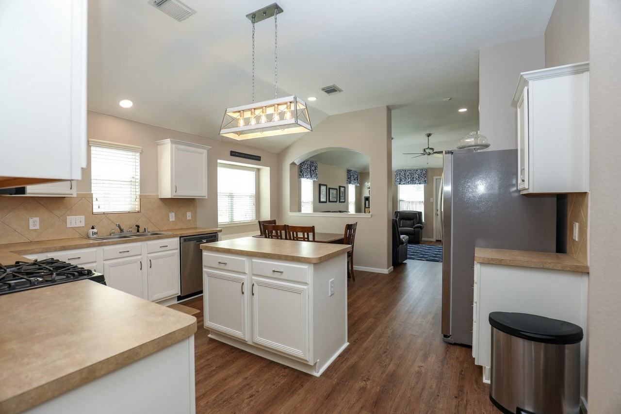 18023 Melissa Springs Dr - Photo 6 of 36