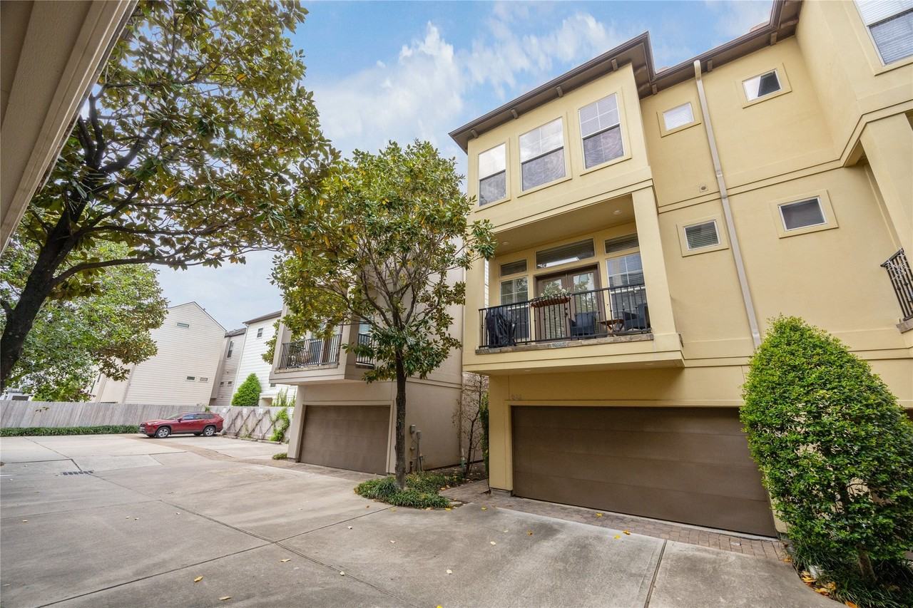 244 Detering St - Photo 3 of 19