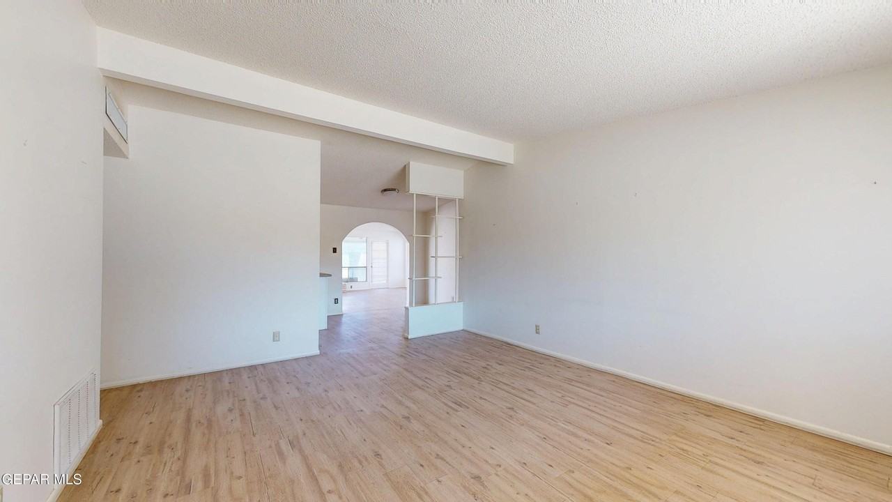 4553 Skylark Way - Photo 2 of 37