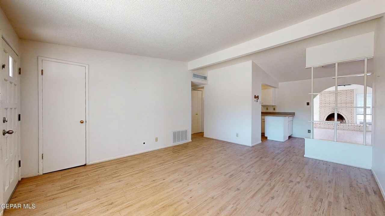 4553 Skylark Way - Photo 3 of 37