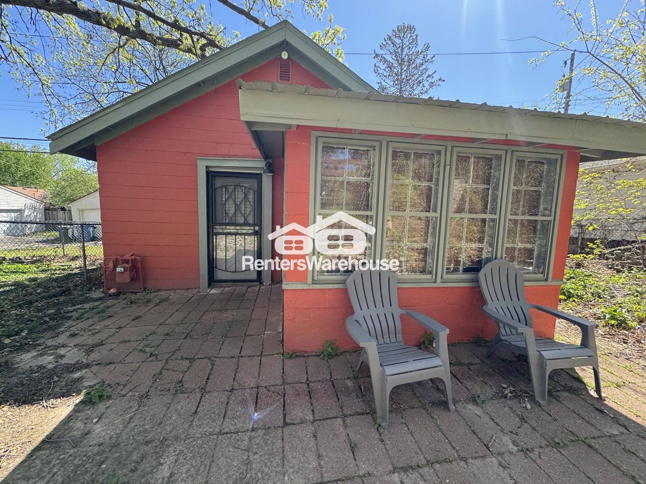 3422 Washburn Ave N - Photo 2 of 21