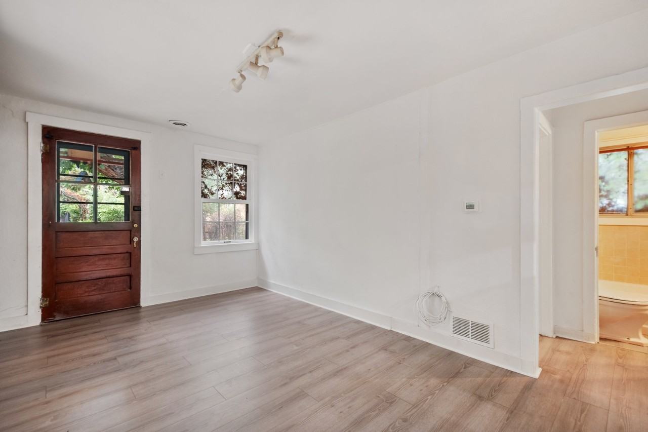 2040 S Pearl St - Photo 4 of 21
