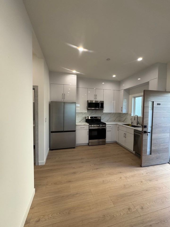 2100 N Pass Ave - Photo 3 of 10