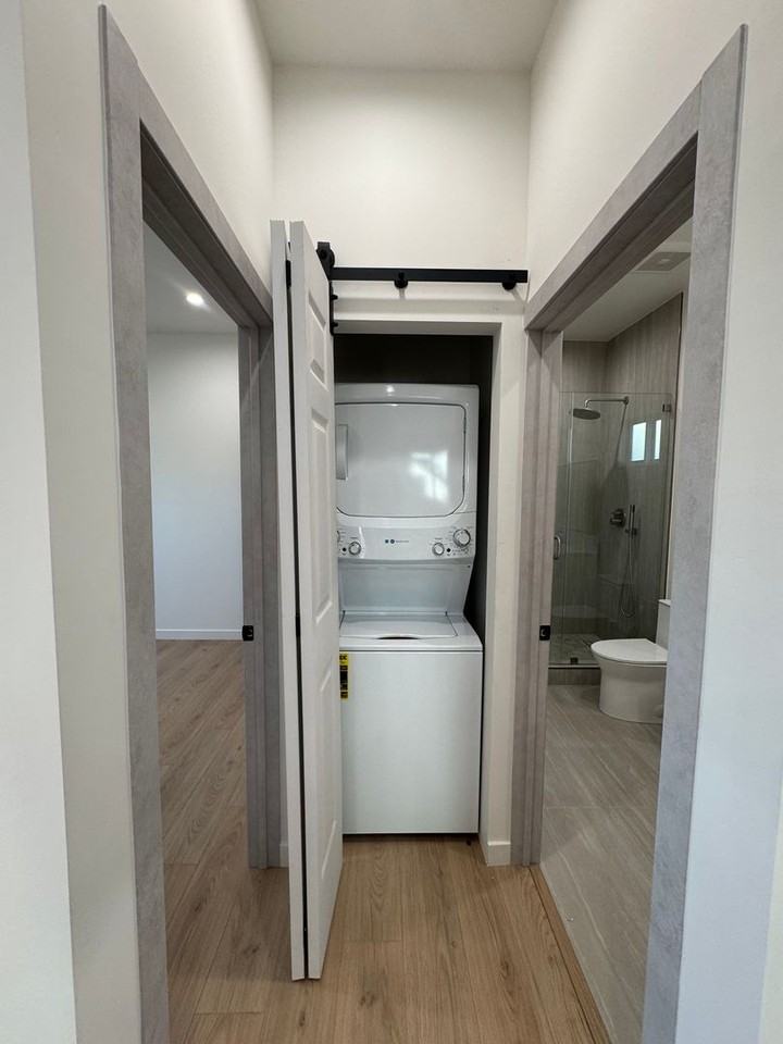2100 N Pass Ave - Photo 5 of 10