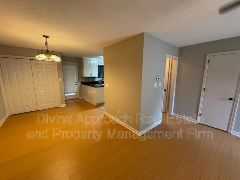 830 Jamestown Manor Park - Photo 3 of 24