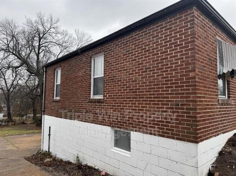 3110 Calvert Ave - Photo 2 of 27