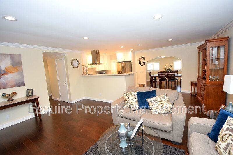 341 Julian St - Photo 3 of 12