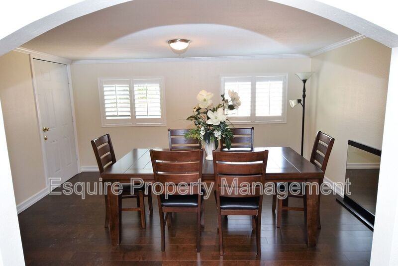 341 Julian St - Photo 4 of 12