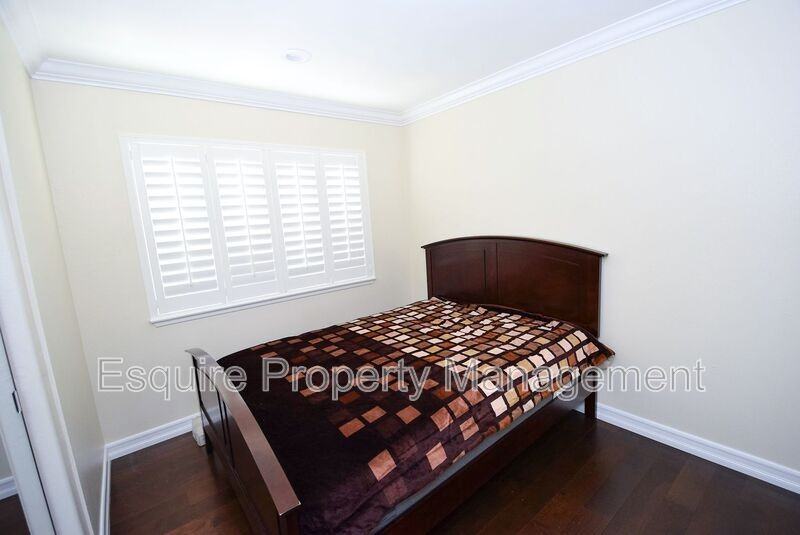 341 Julian St - Photo 7 of 12