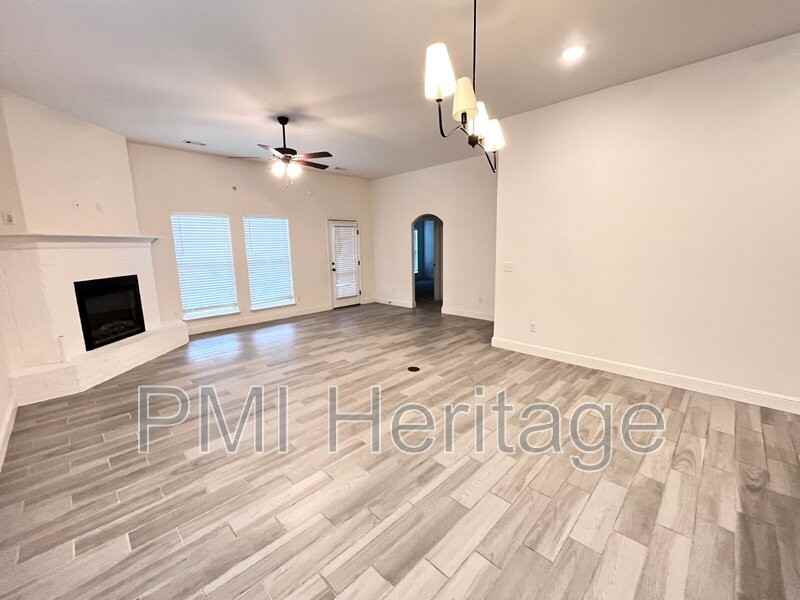 6002 Nw Meade St - Photo 4 of 23