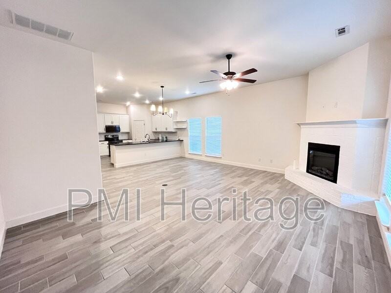 6002 Nw Meade St - Photo 5 of 23