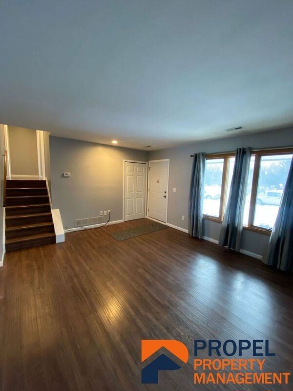 243 Randall Dr - Photo 3 of 23
