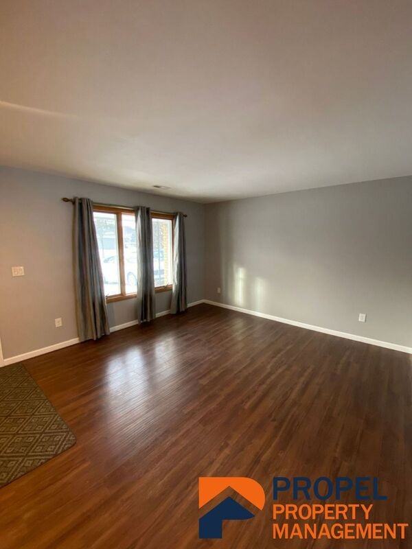 243 Randall Dr - Photo 4 of 23