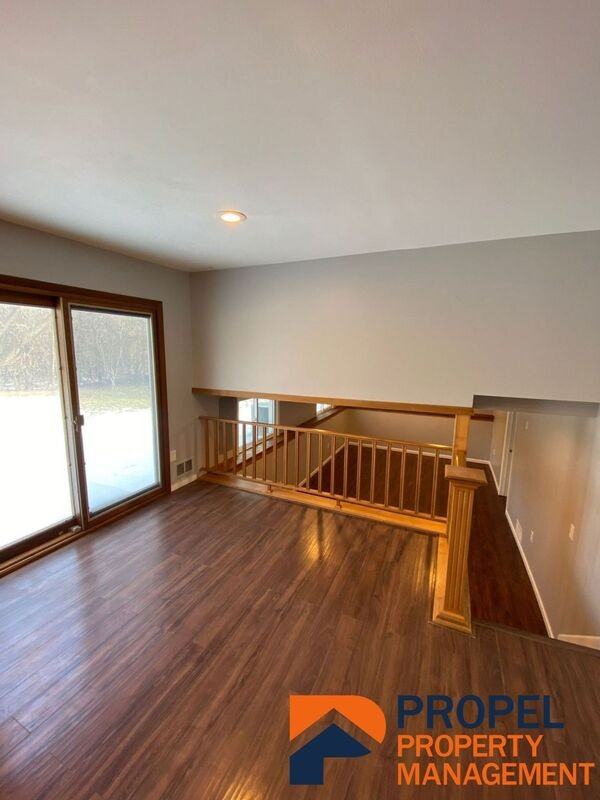 243 Randall Dr - Photo 7 of 23