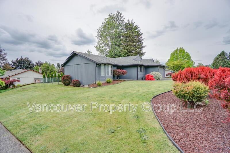 4012 R St - Photo 3 of 27