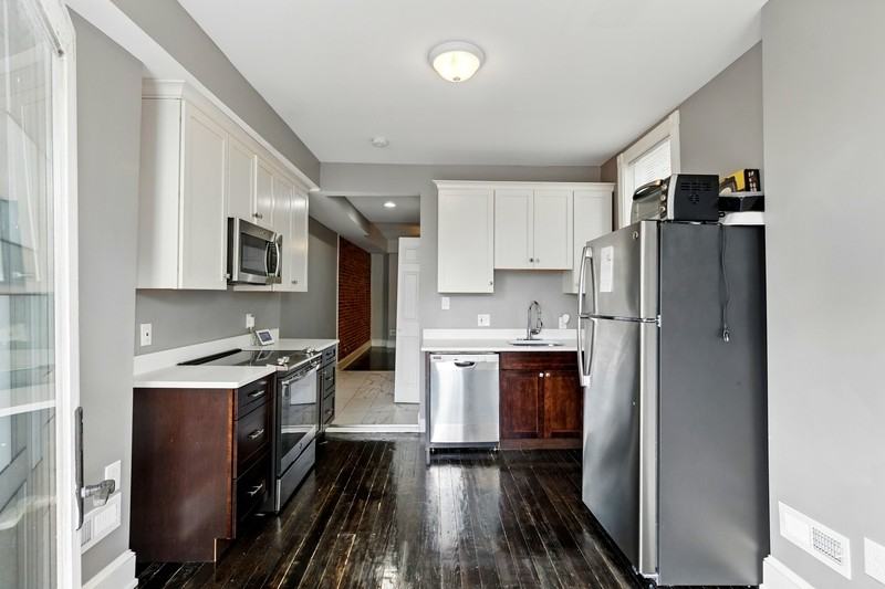 2323 N Calvert St - Photo 6 of 21