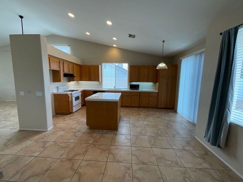 39769 Candy Apple Way - Photo 7 of 32