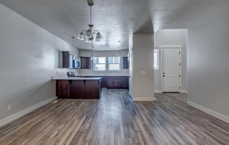 2032 Nw - Photo 5 of 24