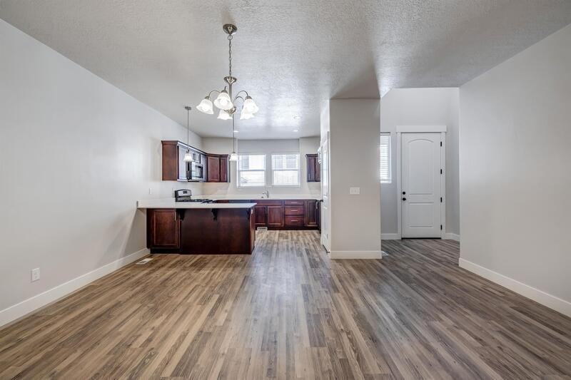 2032 Nw - Photo 6 of 24