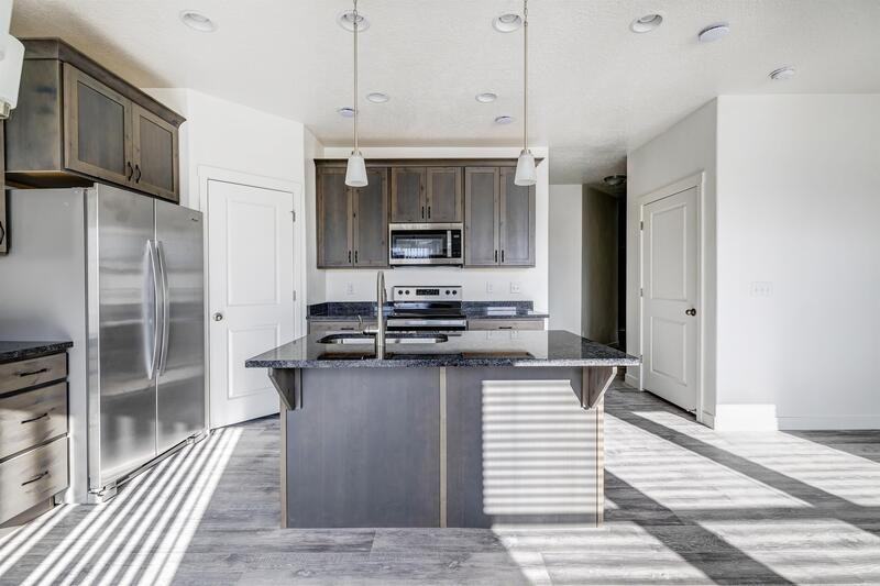 803 N Hilltop Dr - Photo 7 of 21