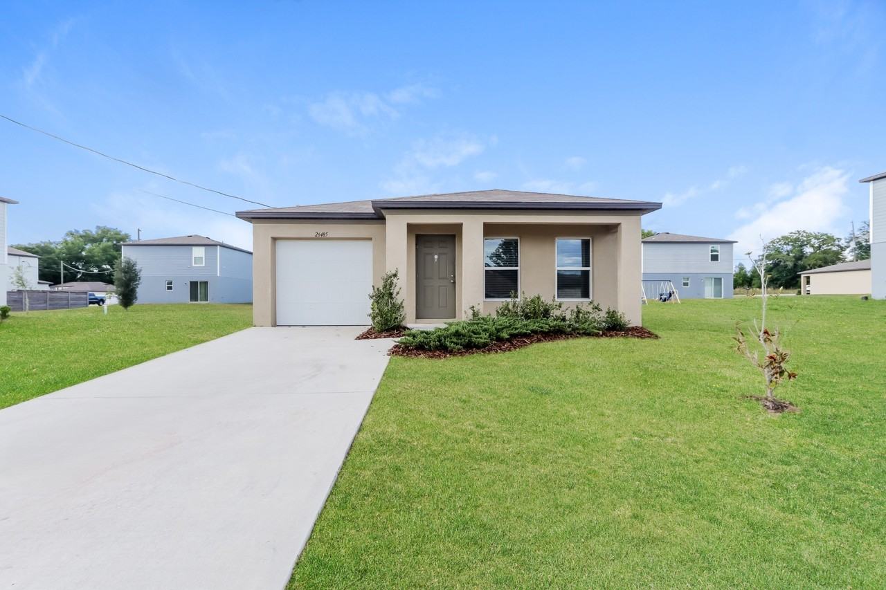 26485 Wakefield Dr - Photo 2 of 18