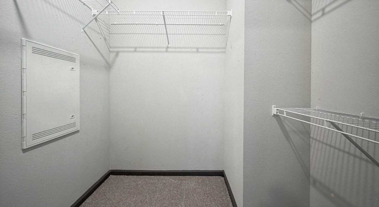 13283 N Main St - Photo 3 of 11