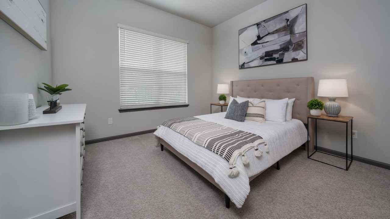 13283 N Main St - Photo 6 of 11