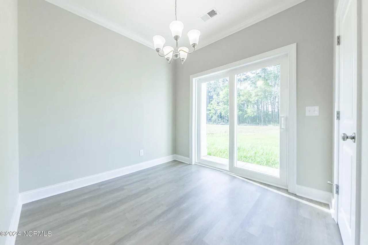 53 Crew Ct - Photo 7 of 29