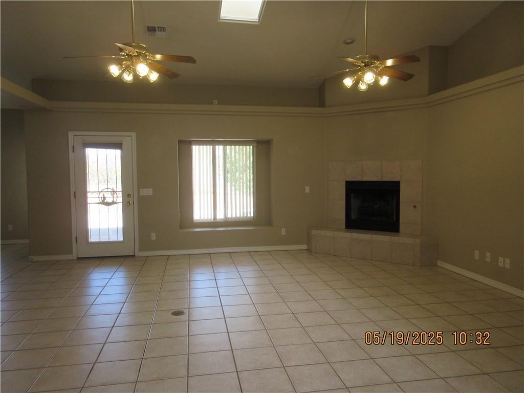2627 Broken Arrow St - Photo 2 of 18