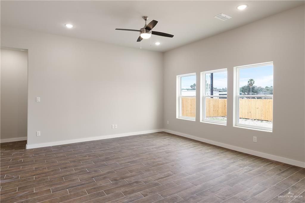 5004 Oleander Ave - Photo 3 of 13