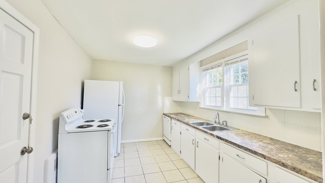 7738 Castleton Pl - Photo 2 of 28