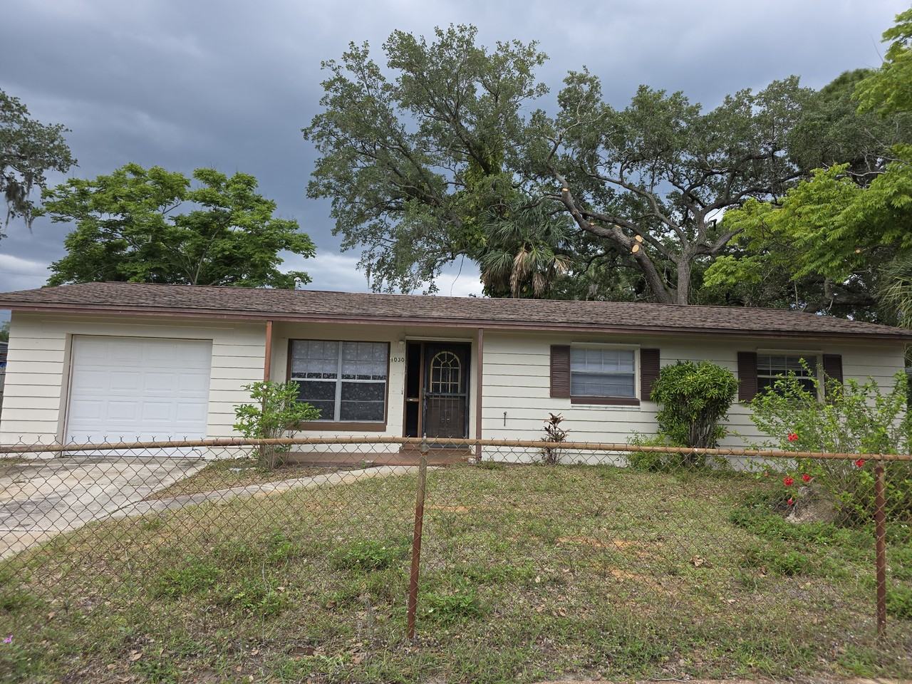 1030 Pine Valley Ln - Photo 2 of 18