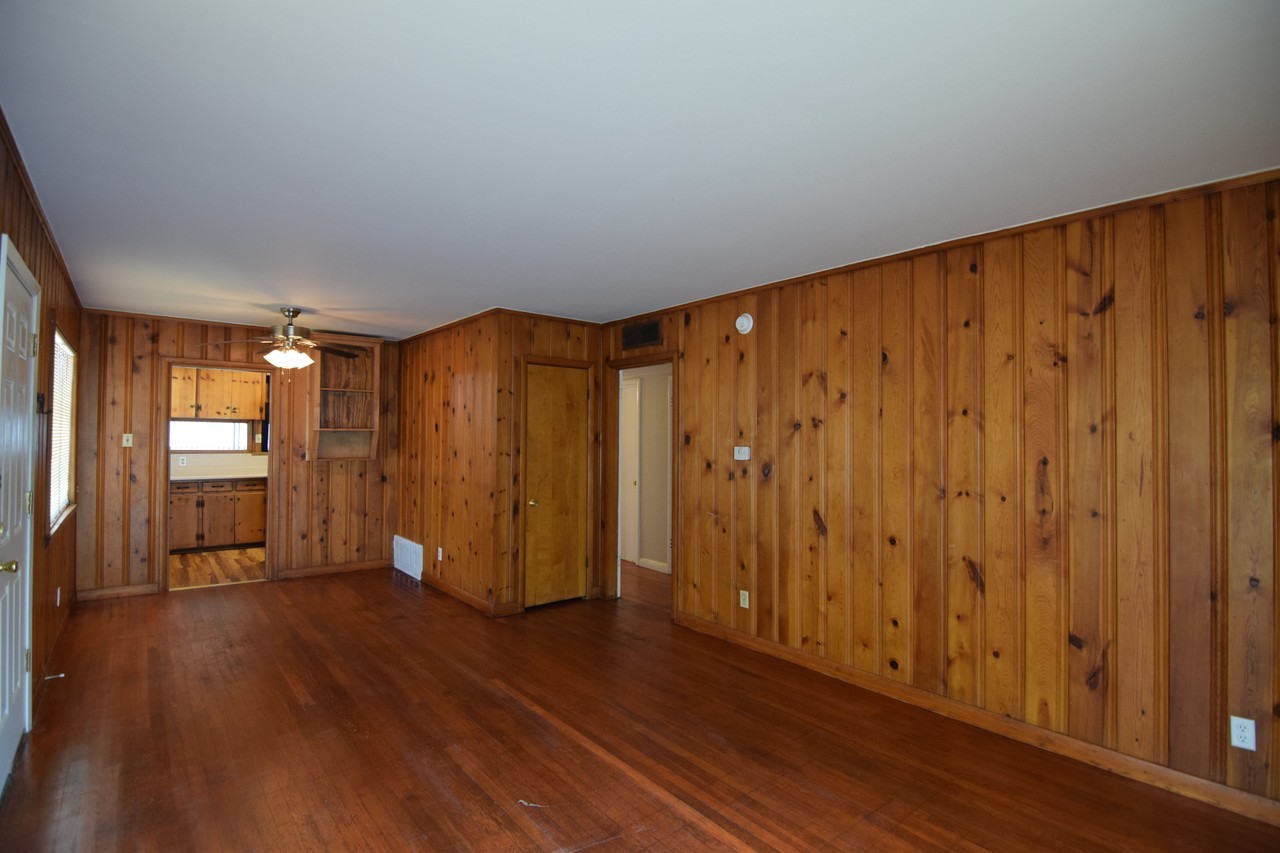 209 E Zenith Ave - Photo 6 of 19