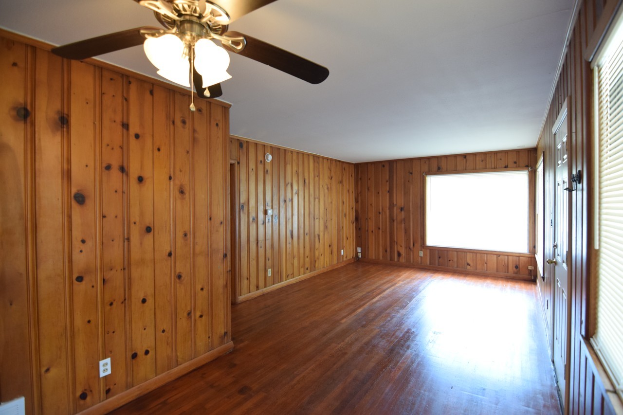 209 E Zenith Ave - Photo 7 of 19