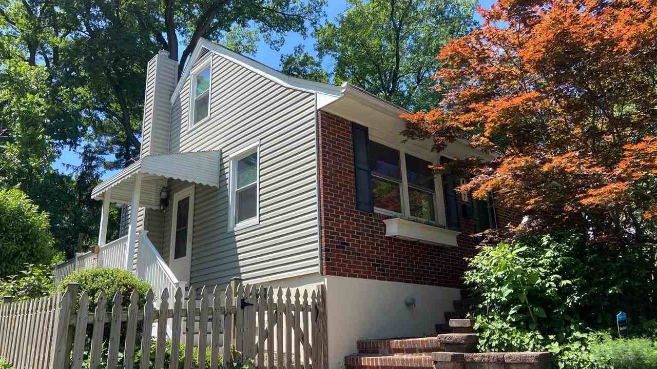 417 W Maple Rd - Photo 2 of 25