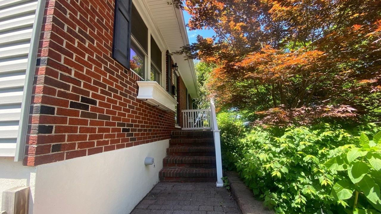 417 W Maple Rd - Photo 3 of 25