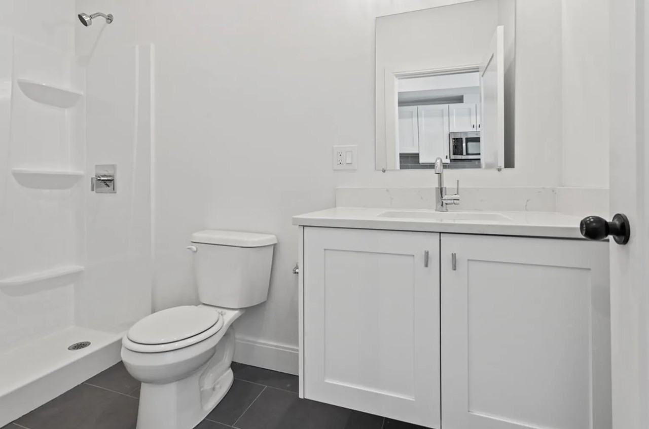 1135 Washington St #8 - Photo 4 of 5