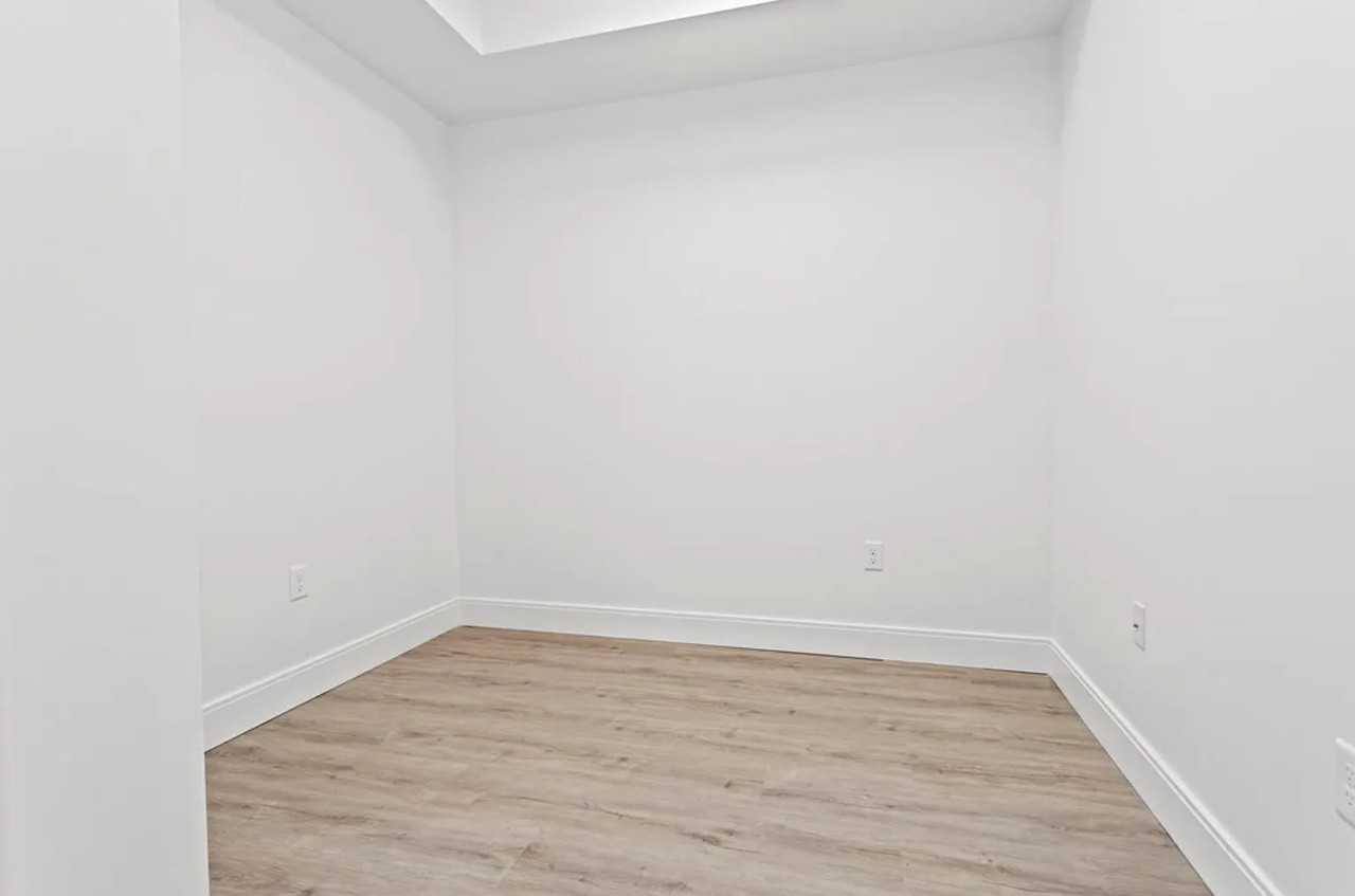 1135 Washington St #8 - Photo 5 of 5