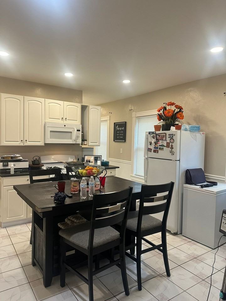 24 Pattison St #2 - Photo 2 of 5