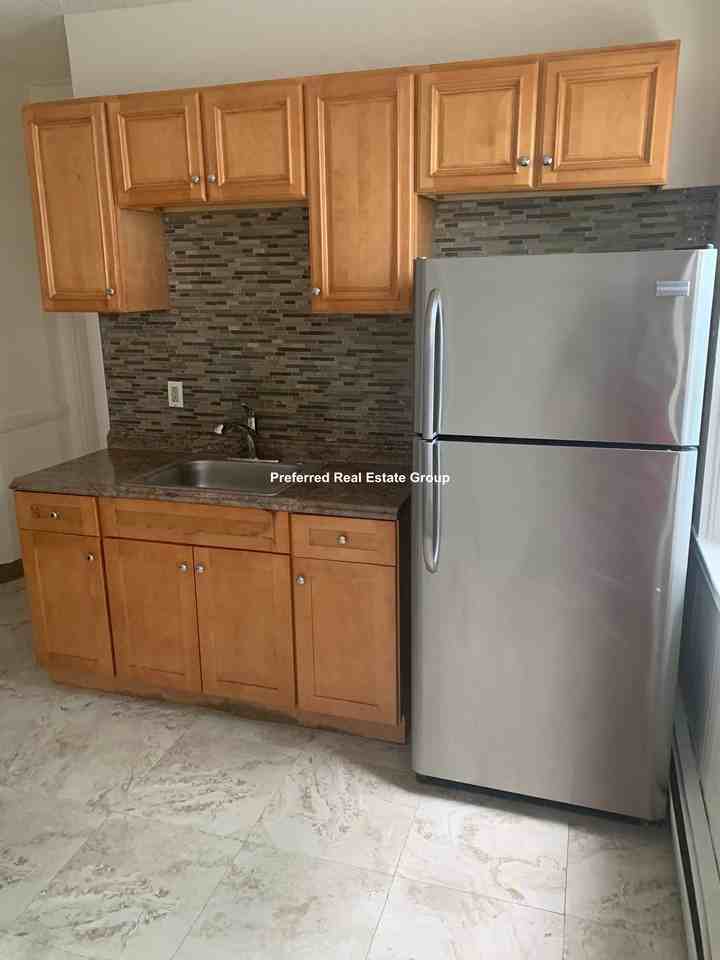 31 Dunreath St #1 - Photo 2 of 11