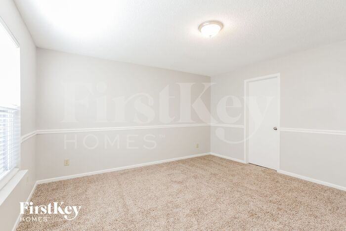 6633 Sonesta Dr - Photo 3 of 6