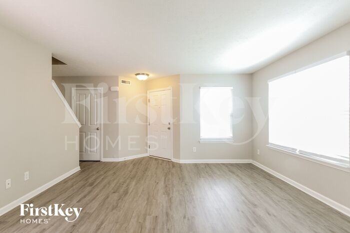 3521 Ashgrove Dr - Photo 3 of 15