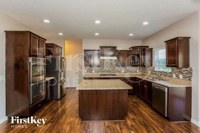 5847 Sly Fox Ln - Photo 3 of 6