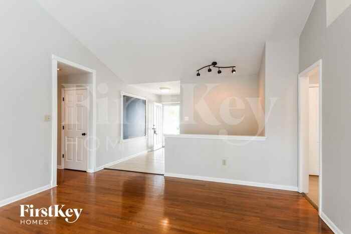 1520 Fox Ridge Ct - Photo 2 of 7